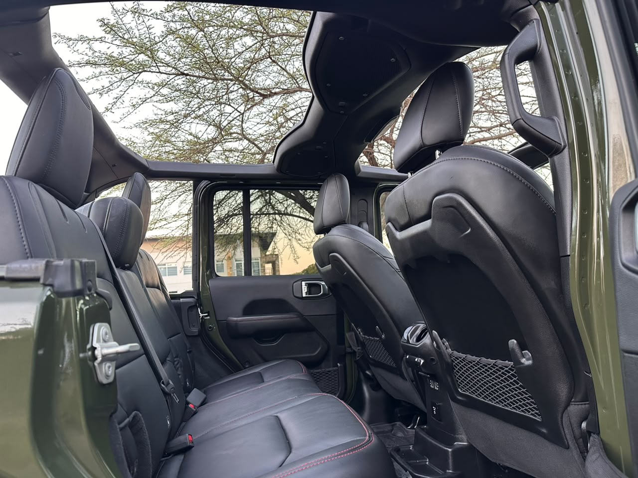 Jeep Wrangler Rubicon thumbnail 5